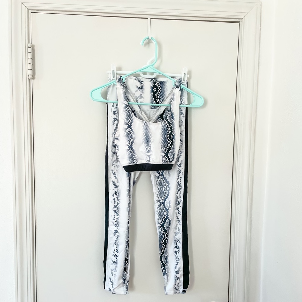 Snakeskin Activewear Set - size small - black, white, & gray